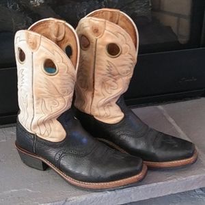Ariat Roughstock. Cowboy Boots